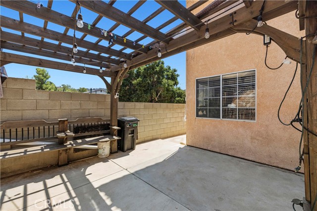 30045 Marvin Avenue, Castaic CA: https://media.crmls.org/medias/cf574cbe-e607-4eb4-8182-334e89e82154.jpg