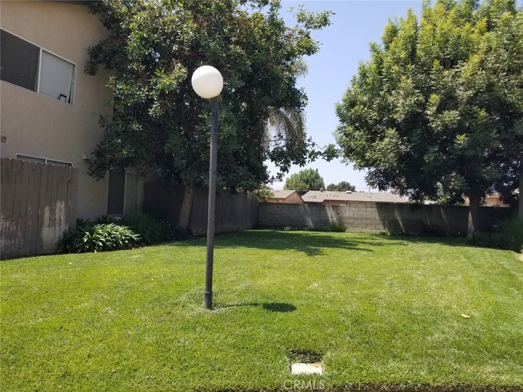 https://media.crmls.org/medias/cf5763ff-2bb0-4073-abf1-df8ab4e4ff38.jpg?preset=X-Large