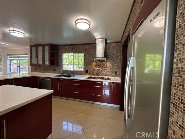 Detail Gallery Image 15 of 56 For 10760 Des Moines Ave, Porter Ranch,  CA 91326 - 3 Beds | 2/1 Baths