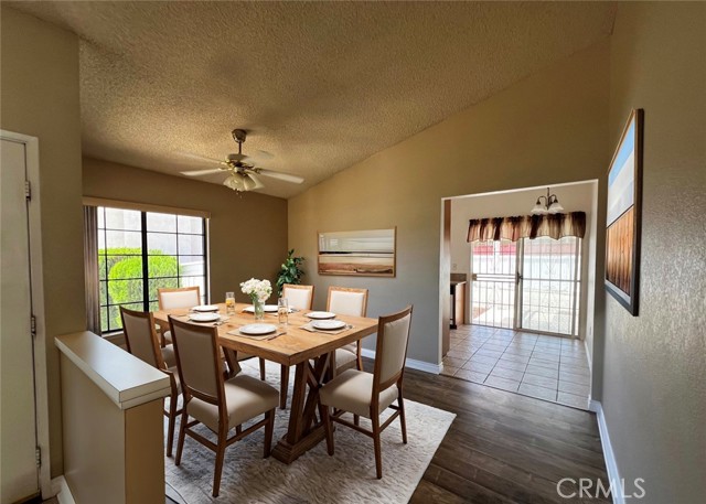 Detail Gallery Image 4 of 13 For 12424 Highgate Ave, Victorville,  CA 92395 - 3 Beds | 2 Baths