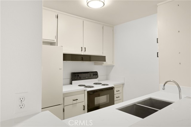 Detail Gallery Image 8 of 32 For 8740 Tuscany Ave #109,  Playa Del Rey,  CA 90293 - 1 Beds | 1 Baths