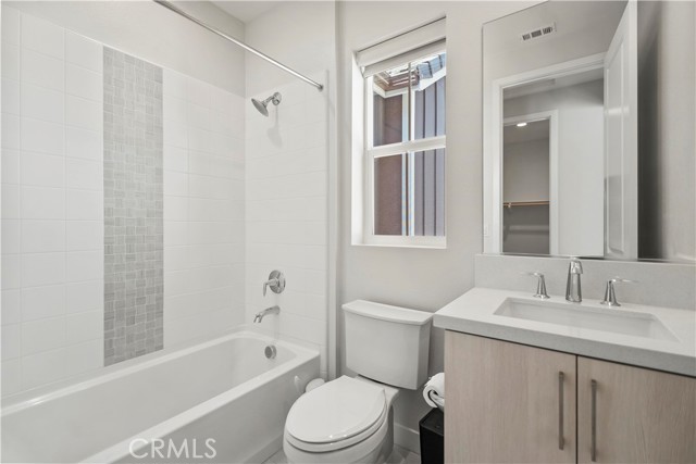 251 Brackens, Lake Forest CA: https://media.crmls.org/medias/cf59b292-5093-43f8-8df2-a50991ce39a5.jpg