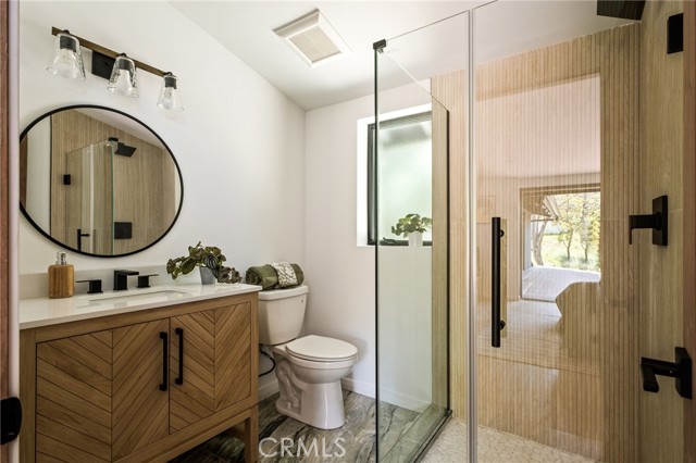 Detail Gallery Image 21 of 33 For 22261 Ybarra Rd, Woodland Hills,  CA 91364 - 3 Beds | 2 Baths