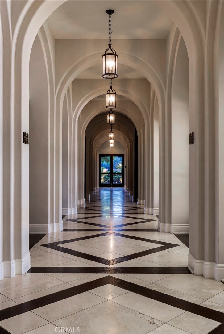 https://media.crmls.org/medias/cf59eb83-5bfe-4df0-b337-5c7c807c1c50.jpg?preset=X-Large