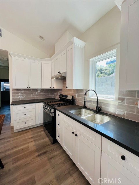 Detail Gallery Image 5 of 14 For 146 E Cherry Ave #1,  Monrovia,  CA 91016 - 2 Beds | 2 Baths