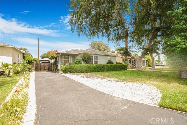 2923 Ashmont Avenue, Arcadia CA: https://media.crmls.org/medias/cf5b261e-1420-43c6-8139-1177024e7a2e.jpg