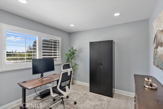 Detail Gallery Image 23 of 41 For 19705 Teresa Ct, Cerritos,  CA 90703 - 6 Beds | 3/1 Baths