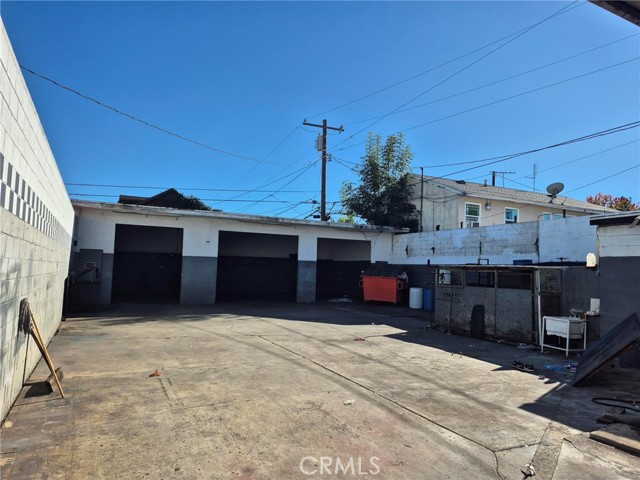 10360 State, Lynwood CA: https://media.crmls.org/medias/cf5c93eb-69a9-441f-b9cd-c99318d487f6.jpg