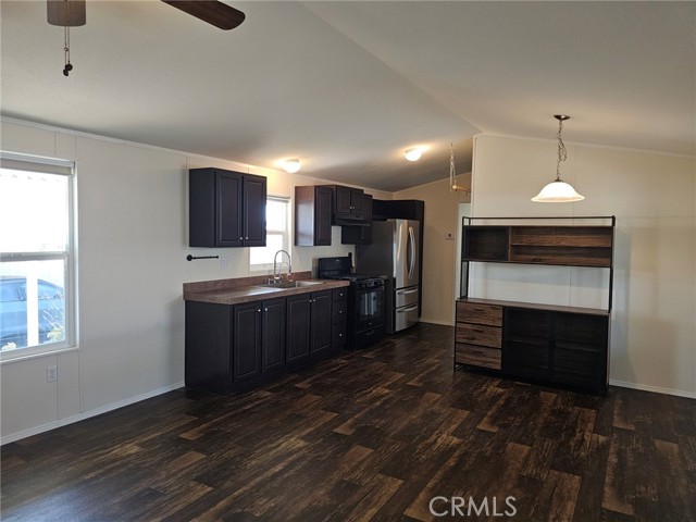 24414 University Avenue, Loma Linda CA: https://media.crmls.org/medias/cf5d63e3-2f48-4659-9da9-2611ae646ed9.jpg