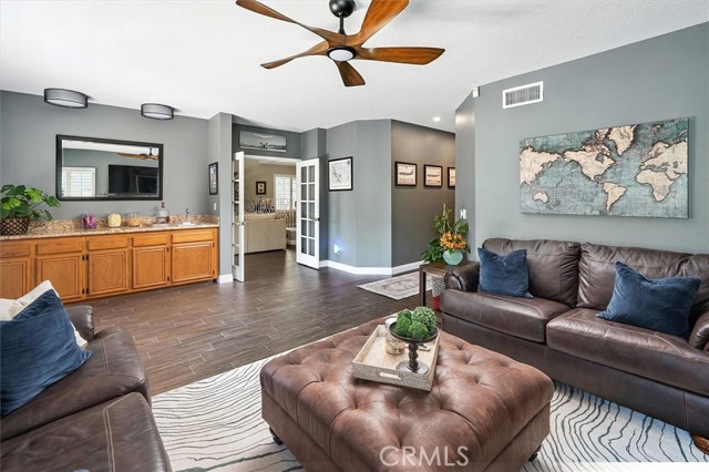Detail Gallery Image 18 of 59 For 23456 Thornewood Dr, Newhall,  CA 91321 - 6 Beds | 4 Baths