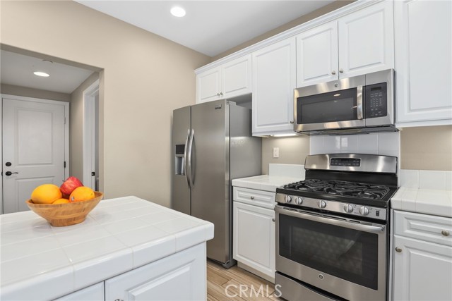 Detail Gallery Image 10 of 36 For 21710 Bene Dr, Saugus,  CA 91350 - 3 Beds | 2/1 Baths