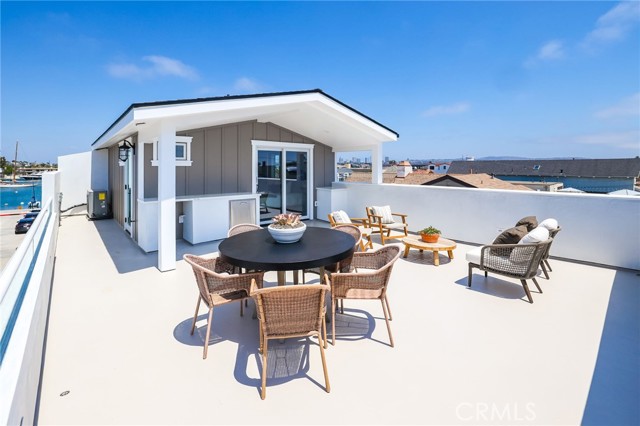 825 W Bay Avenue, Newport Beach CA: https://media.crmls.org/medias/cf5f4f99-7a0a-4314-8a2c-da296a93b5db.jpg