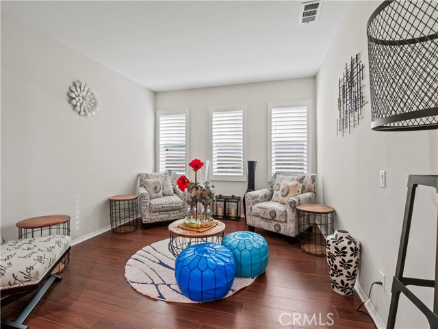 Detail Gallery Image 5 of 39 For 28532 Agajanian, Saugus,  CA 91390 - 4 Beds | 3 Baths