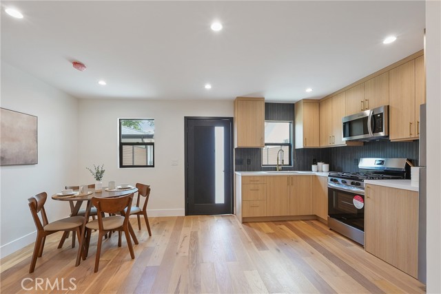 Detail Gallery Image 32 of 41 For 23240 Leonora Dr, Woodland Hills,  CA 91367 - 5 Beds | 5 Baths