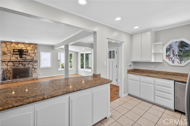 Detail Gallery Image 7 of 27 For 608 35th St, Manhattan Beach,  CA 90266 - 3 Beds | 2 Baths