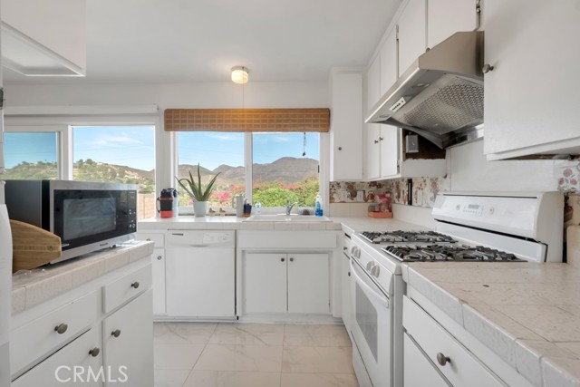 245 Dickenson Avenue, Newbury Park CA: https://media.crmls.org/medias/cf60f373-0909-4a5d-aee4-4ded217e0b60.jpg