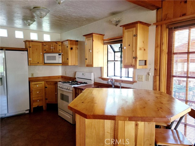 Detail Gallery Image 18 of 72 For 1680 Betty St, Wrightwood,  CA 92397 - 3 Beds | 2/1 Baths