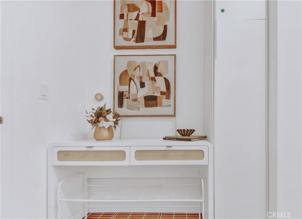 https://media.crmls.org/medias/cf614f6f-1215-4140-b2d1-3f9491f75195.jpg?preset=X-Large