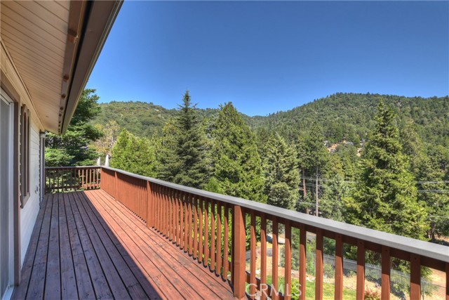 489 Dorn Drive, Crestline CA: https://media.crmls.org/medias/cf616d26-738f-4747-b8ed-86a4e588afe2.jpg