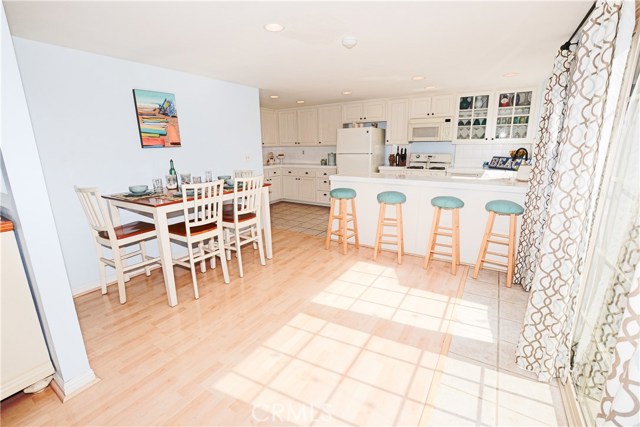 240 Broadway, Redondo Beach, California 90277, 3 Bedrooms Bedrooms, ,1 BathroomBathrooms,Residential,Sold,Broadway,SB17033928