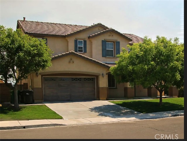 7408 Morning Hills Drive, Eastvale CA: https://media.crmls.org/medias/cf61aef3-8546-4075-9b8d-47979801e934.jpg
