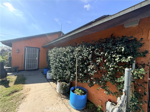 Detail Gallery Image 4 of 35 For 18837 6th, Bloomington,  CA 92316 - 3 Beds | 2 Baths