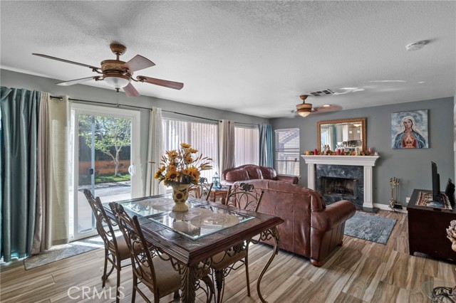 Detail Gallery Image 12 of 30 For 12650 Cobalt, Victorville,  CA 92392 - 3 Beds | 2/1 Baths