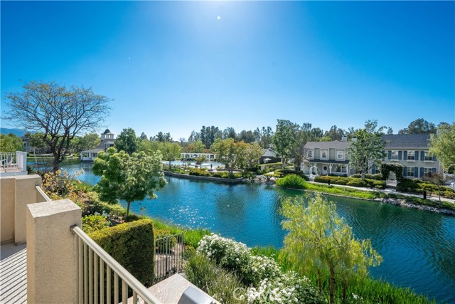 27052 Island Road, Valencia CA: https://media.crmls.org/medias/cf620192-6ac4-44ee-a4a6-1a472349ad59.jpg