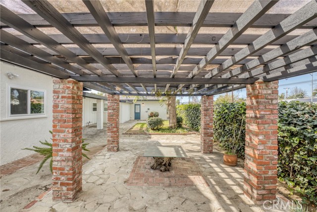 Detail Gallery Image 12 of 31 For 8666 Keokuk, Winnetka,  CA 91306 - 4 Beds | 2 Baths