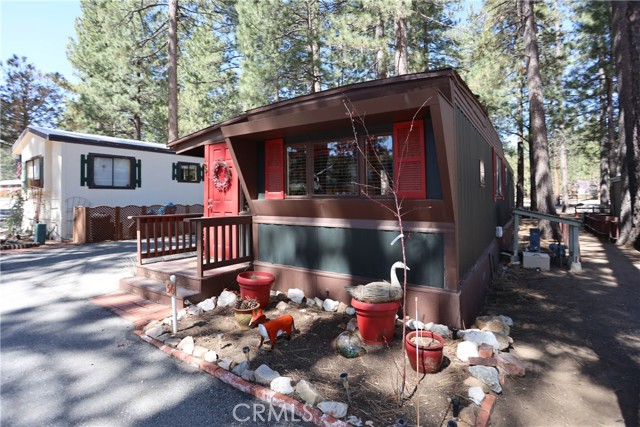 Detail Gallery Image 3 of 3 For 475 Thrush, Big Bear Lake,  CA 92315 - 2 Beds | 1 Baths