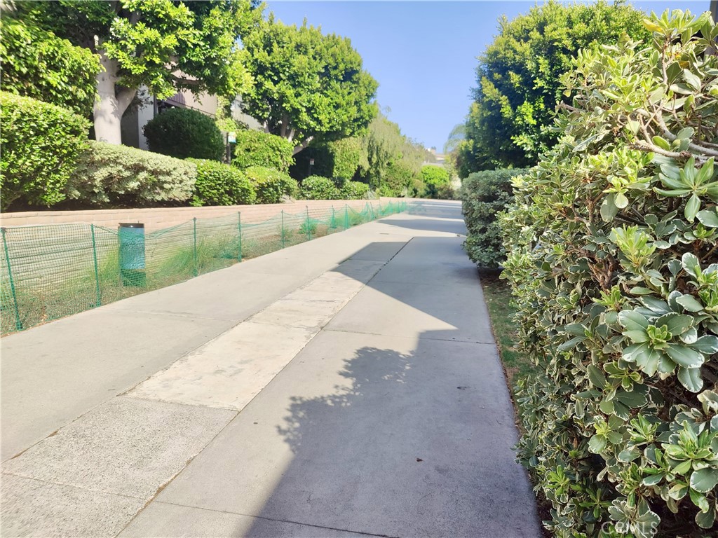 https://media.crmls.org/medias/cf62cc84-329e-4b1f-bd4c-bb521ad4052d.jpg?preset=X-Large