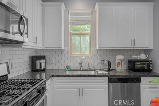 4171 S Cardinale Privado, Ontario CA: https://media.crmls.org/medias/cf632fcf-51e3-40d0-ac9b-7fa21f5e7b84.jpg