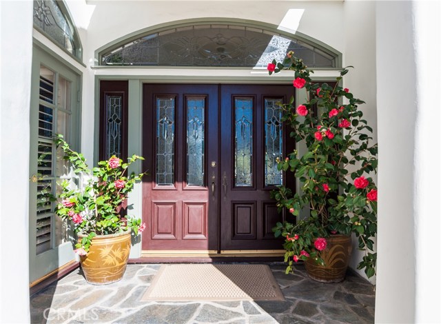 Gorgeous double-door entry!