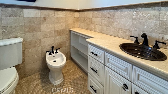 Detail Gallery Image 14 of 29 For 2959 N Beverly Glen Cir, Los Angeles,  CA 90077 - 5 Beds | 5/2 Baths