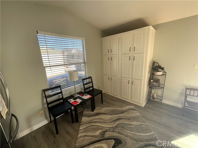 Detail Gallery Image 9 of 13 For 2060 Newport Blvd, Costa Mesa,  CA 92627 - 1 Beds | 1 Baths