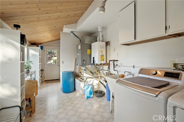 7025 San Gabriel Road, Atascadero CA: https://media.crmls.org/medias/cf64ba0a-9141-4e22-ad3b-5ed4fd1634b8.jpg