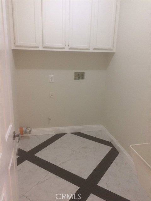 Detail Gallery Image 4 of 28 For 2091 Lake Shore Dr #B,  Chino Hills,  CA 91709 - 3 Beds | 2/1 Baths