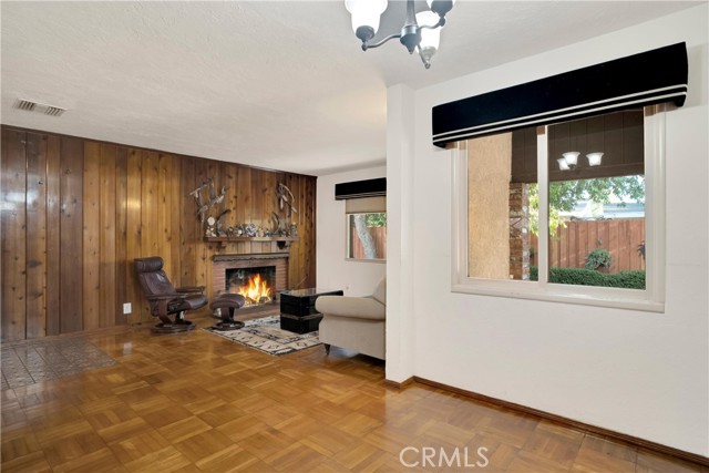8666 Keokuk Avenue, Winnetka CA: https://media.crmls.org/medias/cf65c9e1-7b32-448d-9ac6-136bed2ba04d.jpg