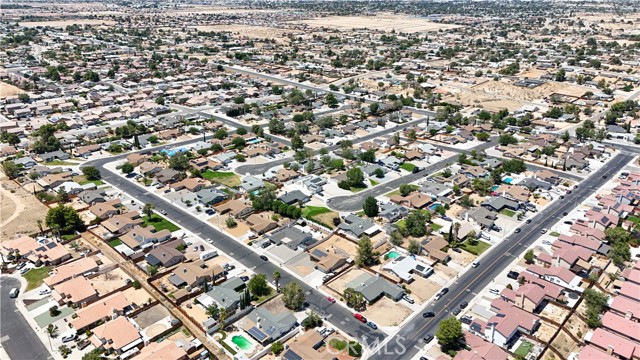 16850 Hidden Creek Drive, Victorville CA: https://media.crmls.org/medias/cf667ab6-42bc-4a55-a05a-f9109a5b57f1.jpg