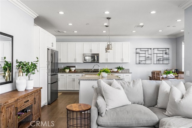 Detail Gallery Image 6 of 38 For 17 Clover, Lake Forest,  CA 92630 - 3 Beds | 2/1 Baths