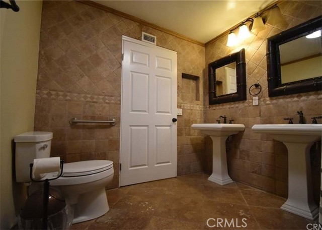 24272 Lysanda Drive, Mission Viejo CA: https://media.crmls.org/medias/cf678103-4ef6-4804-b279-d7e786ca7b2f.jpg