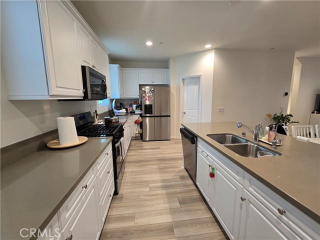 Detail Gallery Image 4 of 14 For 8901 Orangethorpe Ave, Buena Park,  CA 90621 - 4 Beds | 3/1 Baths