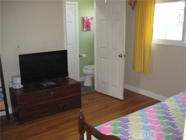 Detail Gallery Image 18 of 27 For 11408 214th, Lakewood,  CA 90715 - 3 Beds | 1/1 Baths