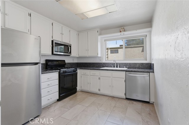 Detail Gallery Image 8 of 26 For 6121 Shoup Ave #23,  Woodland Hills,  CA 91367 - 2 Beds | 2 Baths