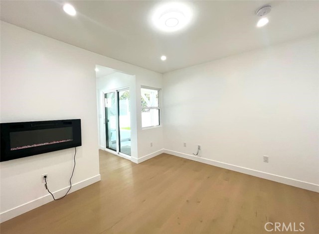 624 W 38th Street, San Pedro CA: https://media.crmls.org/medias/cf684f61-ce85-4c33-8153-269f272e42d7.jpg