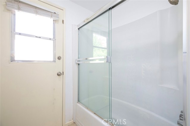 18119 Calvert Street photo 20