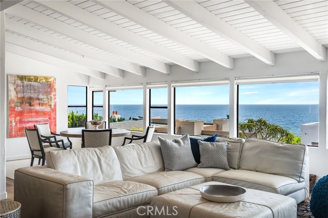 2664 Victoria Drive, Laguna Beach CA: https://media.crmls.org/medias/cf690fa9-6c67-45cd-9cba-55e399cd581a.jpg