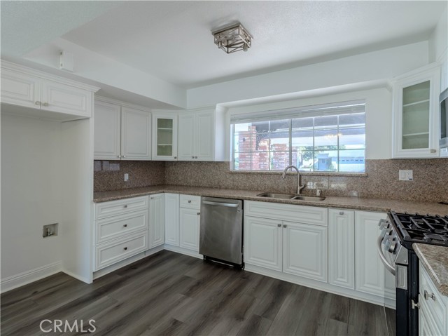 Detail Gallery Image 8 of 25 For 510 S King, Santa Ana,  CA 92704 - 3 Beds | 2 Baths