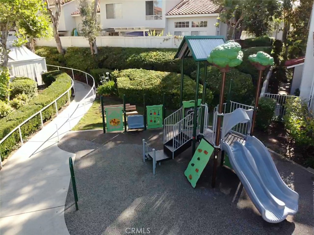 https://media.crmls.org/medias/cf6ad263-602e-4817-8475-49d5bd5af61f.jpg?preset=X-Large