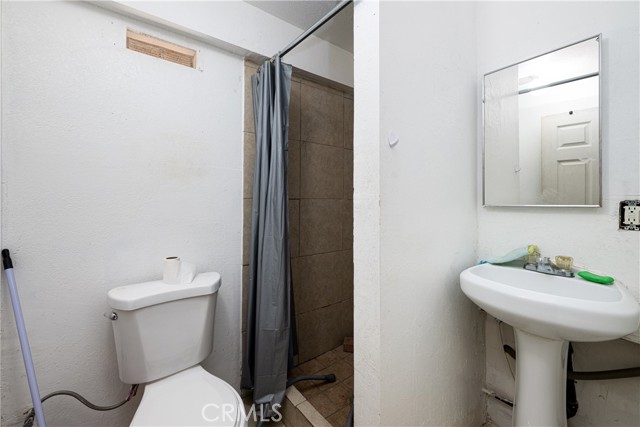 Detail Gallery Image 13 of 36 For 13848 Golden Eagle Ct, Moreno Valley,  CA 92553 - 3 Beds | 3 Baths